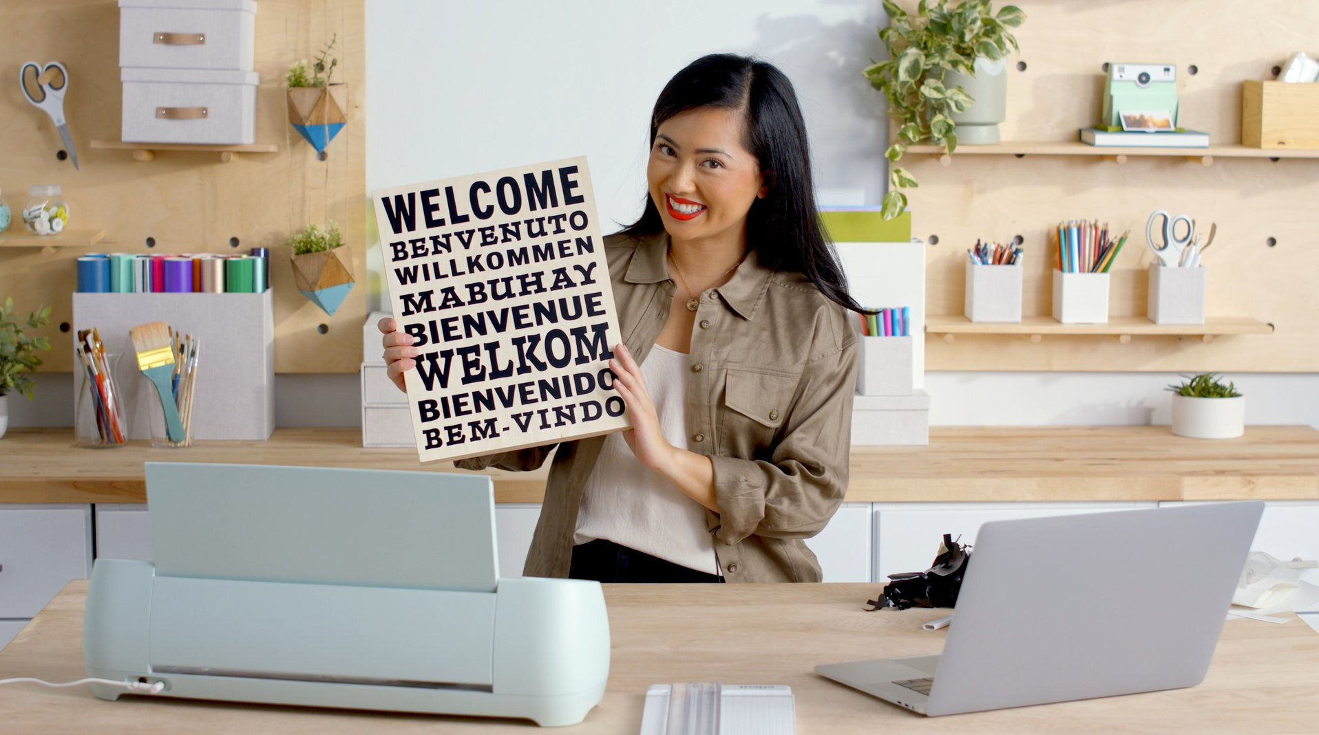 How to make custom welcome signs with Cricut