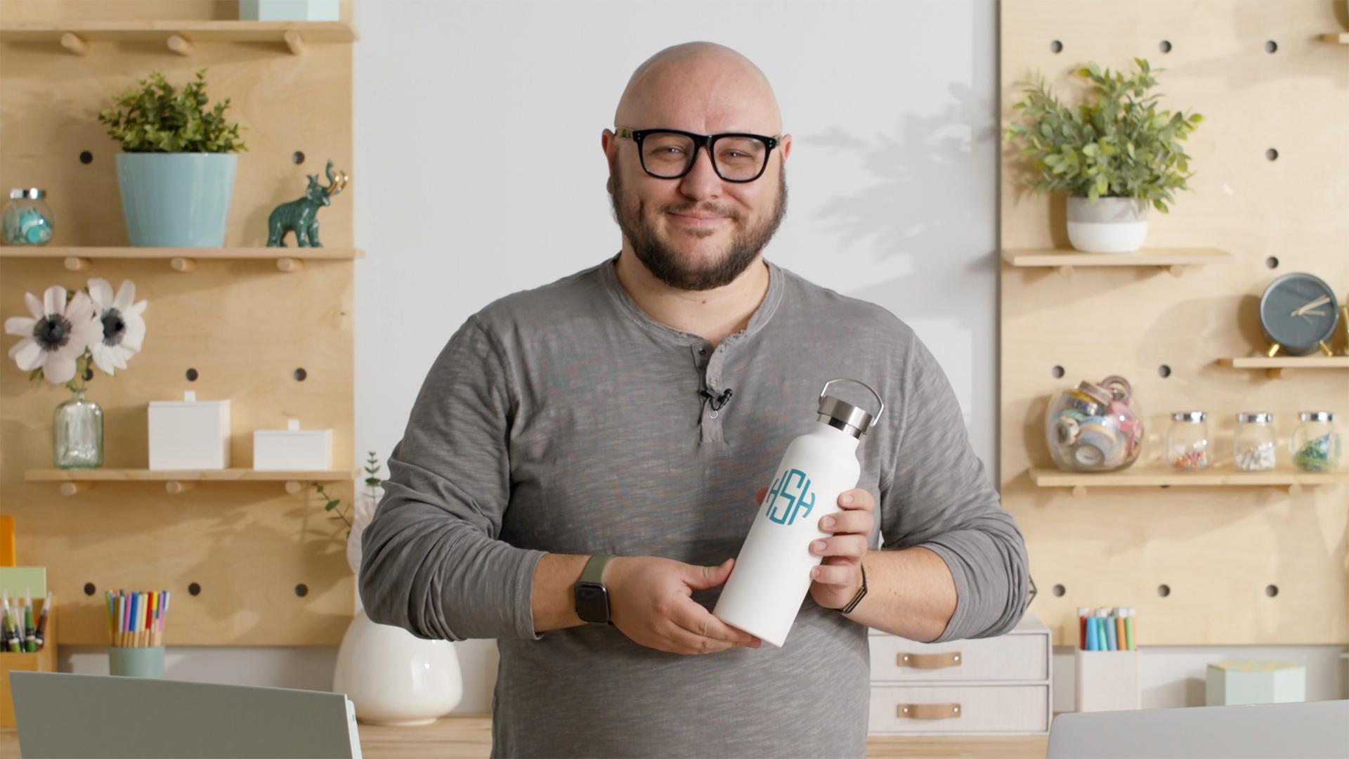 How to make a personalized water bottle with Cricut