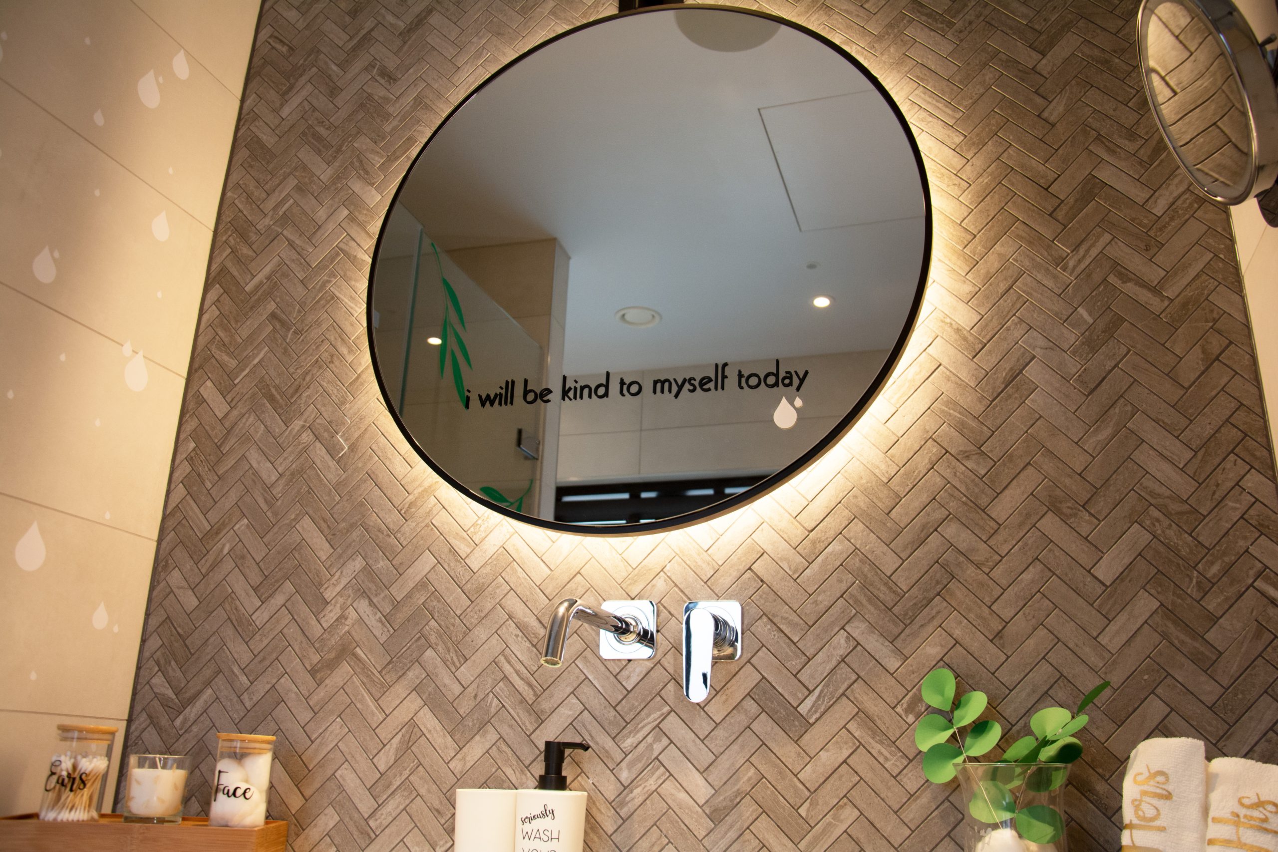 Luxury Bathroom Look - personalising with Cricut
